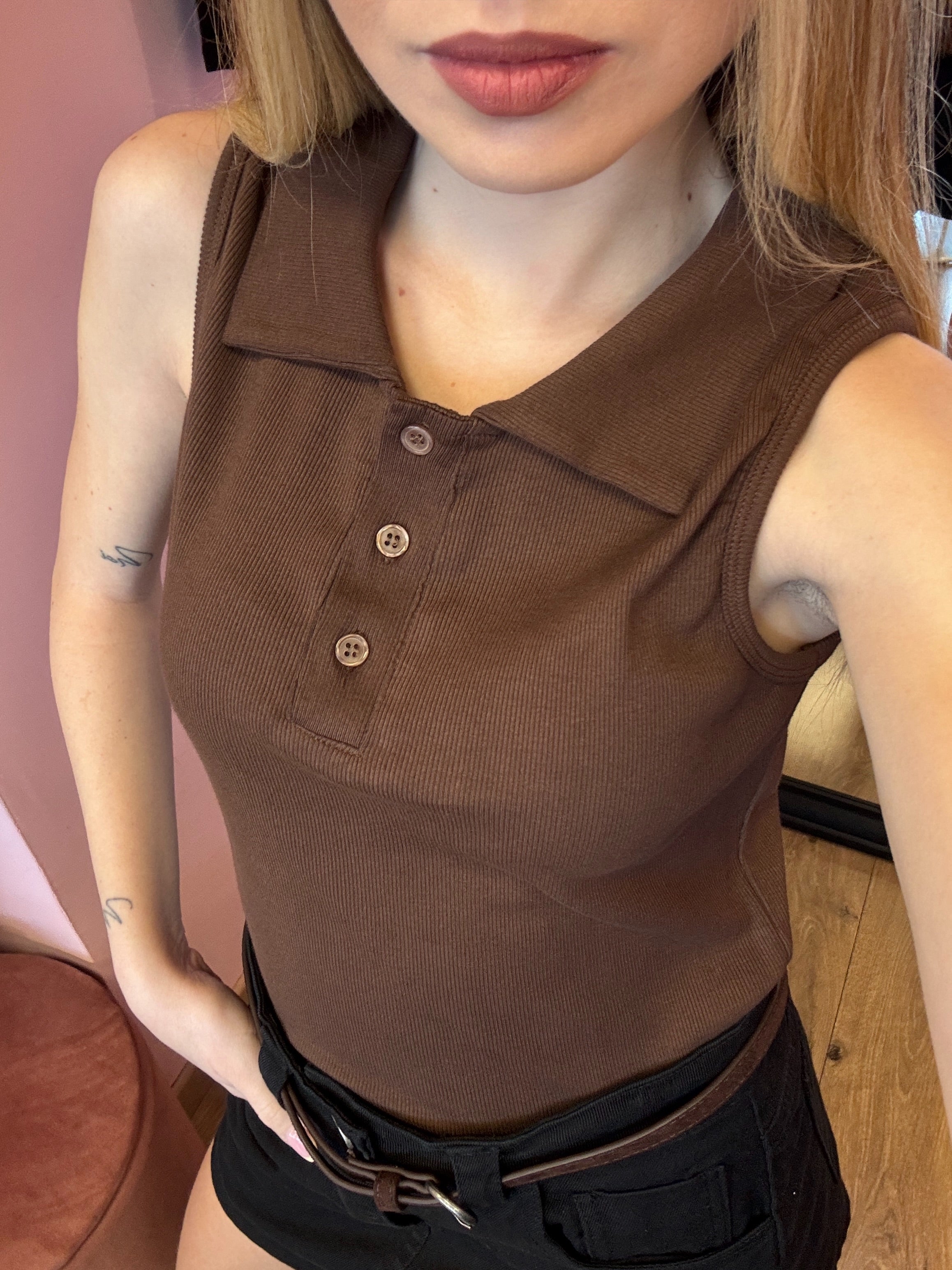 Maglia polo smanicata